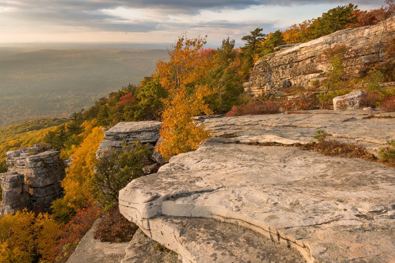 Shawangunk Ridge_Bear_Hill_Preserve_autumn Juliancolton 4.0 cc.jpg