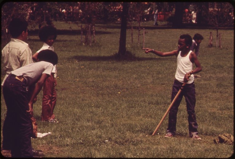 Stickball YOUNGSTERS_PLAYING_IN_BATTERY Blanche, Wil, Photographer  1973.jpg