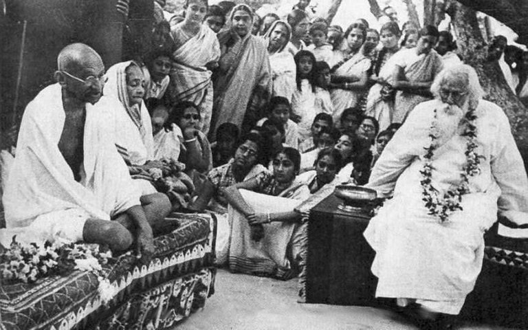 Gandhi-Tagore shattin.jpg