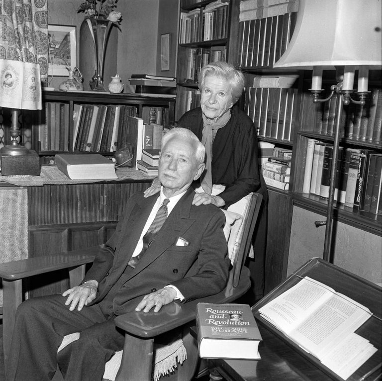 Ariel_and_Will_Durant bill murphy los angeles times 1967 4.0.jpg