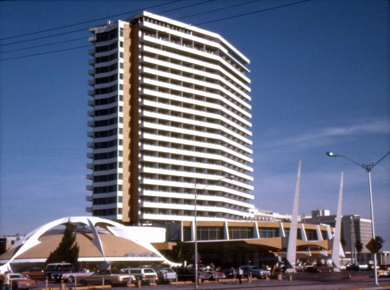 Dunes_hotel_(1978)  daves_archive1 2.0.jpg