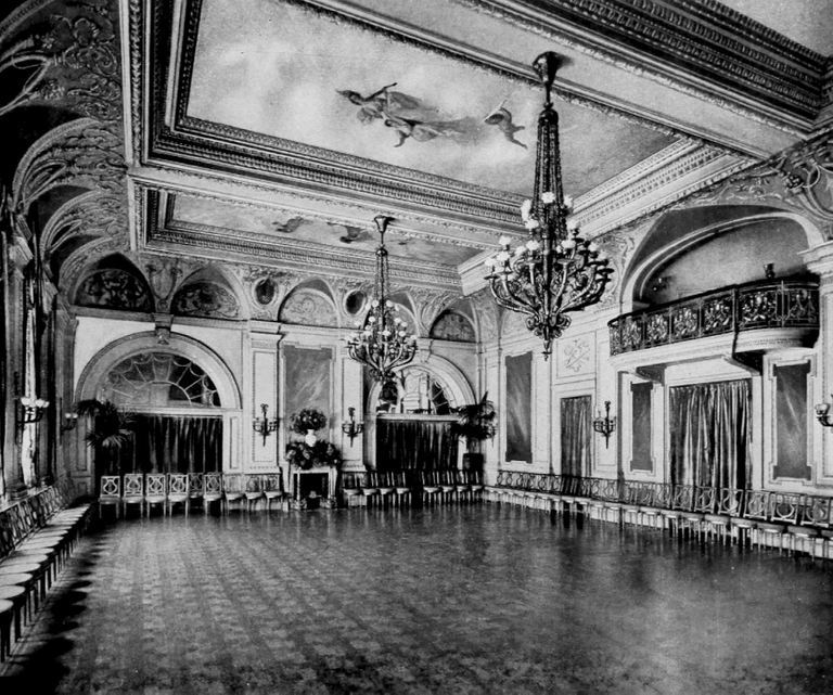Small_ballroom_Waldorf George Bold 1903 public.png