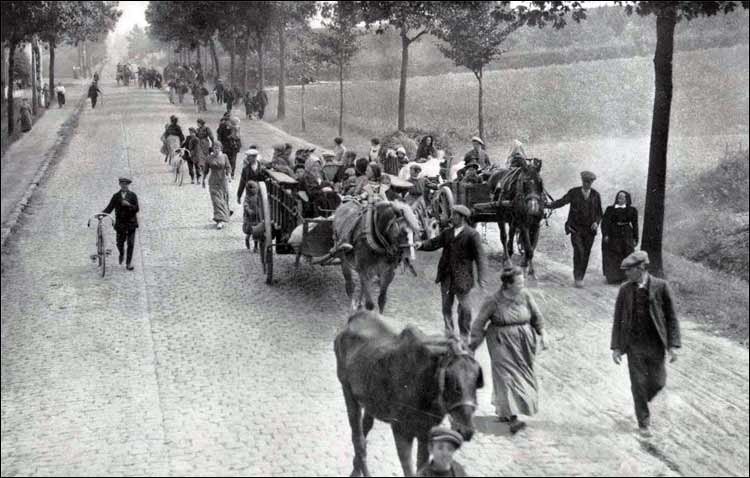 Belgian_refugees_1914 unknown public.jpg