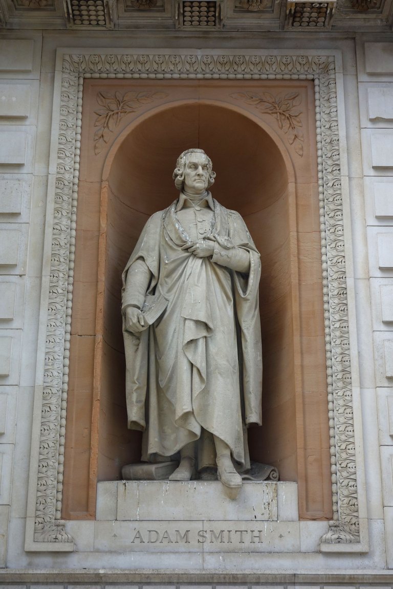 Adam_Smith_by_William_Theed_the_Younger_-_6_Burlington_Gardens_-_London,_UK_-_DSC06489.jpg