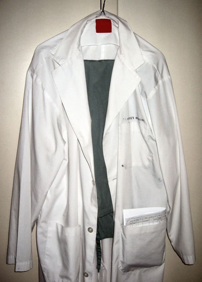 Lab coat_and_scrubs Samir from wikipedia 1.2.jpg