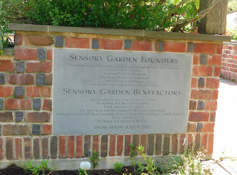 sensory garden sign.png