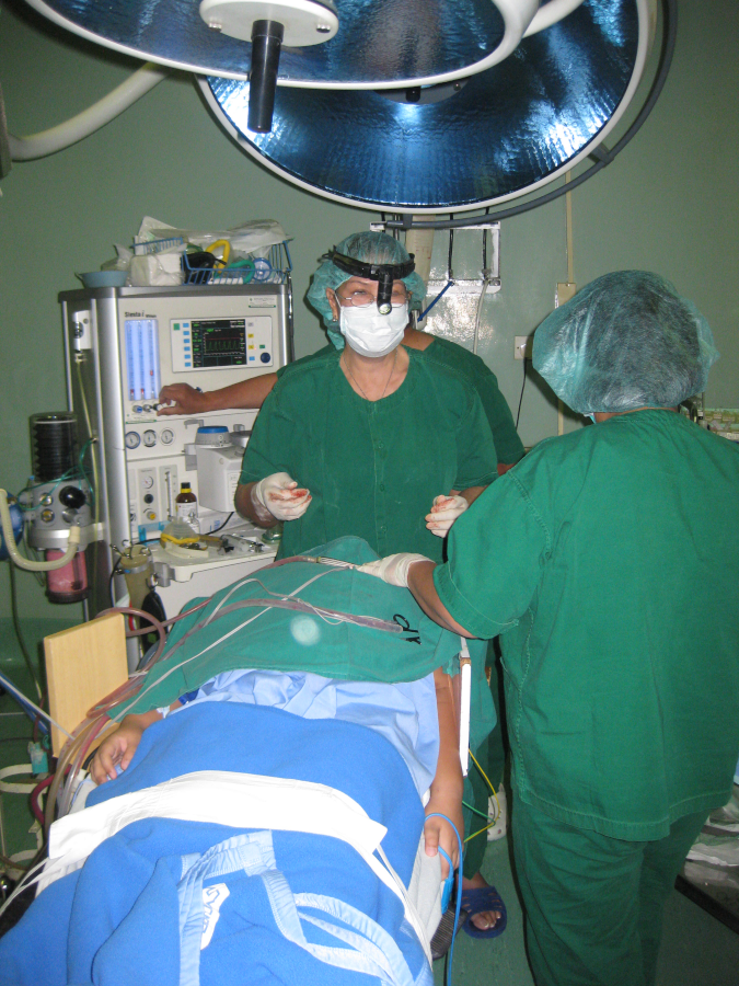 Tonsillectomy,_MMC_Hospital,_Jakarta_16  Jeromi Mikhael 4.0.png