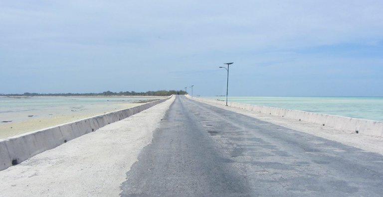 Kiribati_Bairiki_Betio_Causeway credit Flexmaen 4.0.jpg