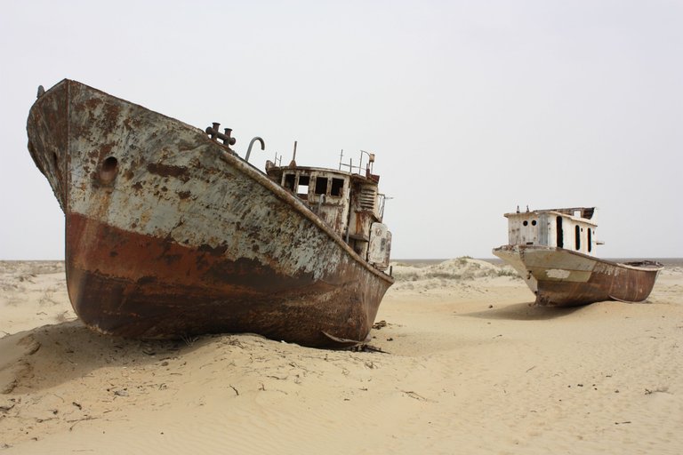 Moynaq Aral Sea Arian Zwegers 2.0.jpg