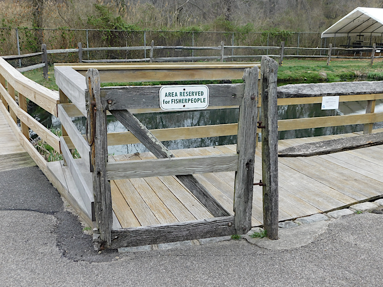 area reserved for fisherpeople sign2.png
