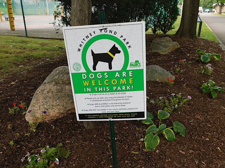 Entrance to Whitney pond park.png