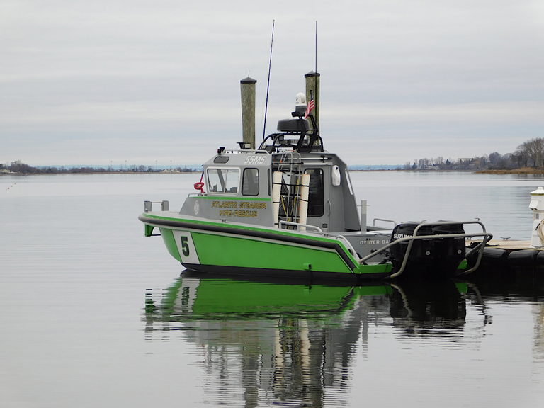 fire boat oyster bay pier.png