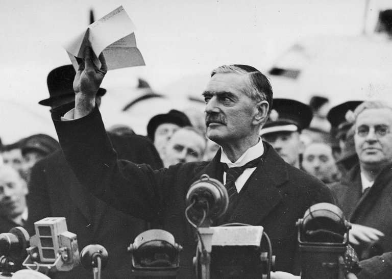 chamberlain after munich.jpg