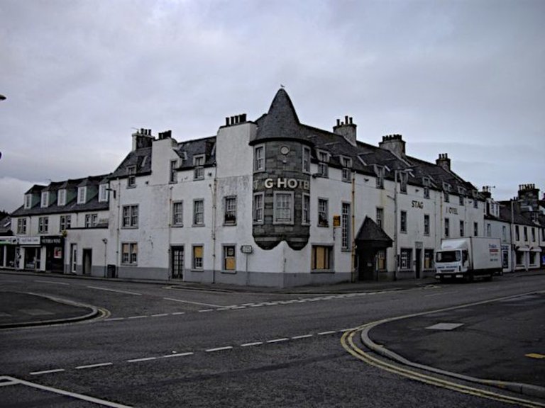 The_Stag_Hotel_Argyll_St_Lochgilphead_-_geograph.org.uk_-_1576509.jpg