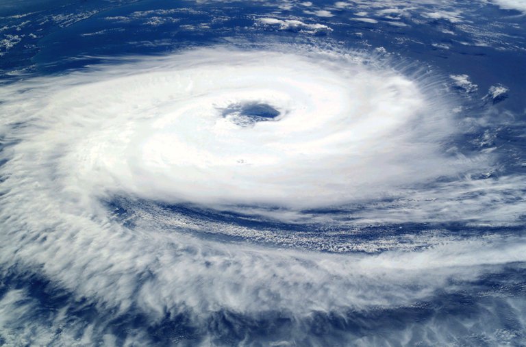 Cyclone_Catarina_from_the_ISS_on_March_26_2004 copyright free nasa.JPG