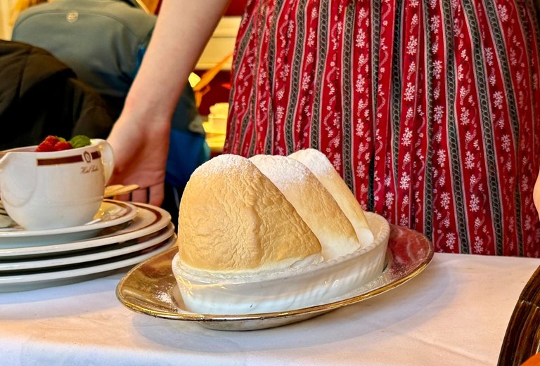 Huge Salzburger Nockerln