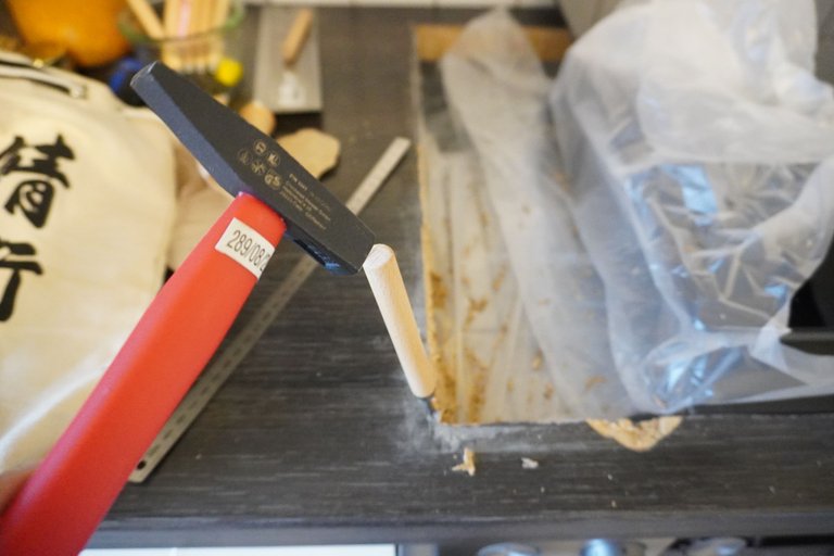 Remembering the woodworking technique from last year: chisels and a mallet.