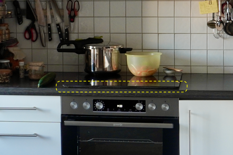 The stove awkwardly floating above the countertop ...