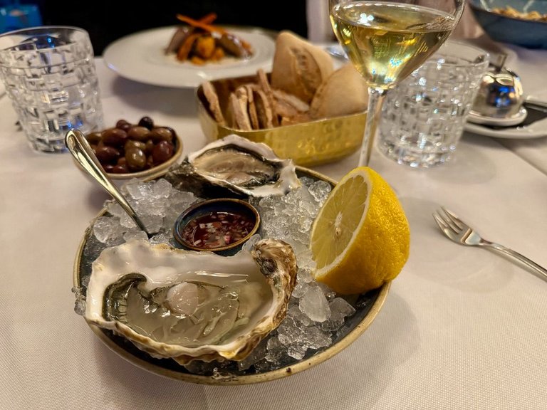 Simple yet satisfying: Wine and oysters for dinner