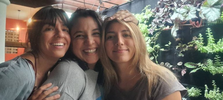 locas.jpeg
