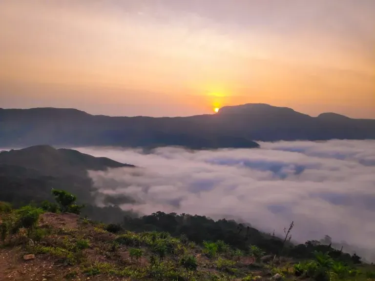 Photography_at_Mandalpatti_Peak_bce9405c27.jpg