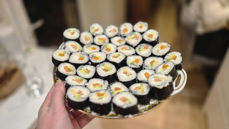 41 - sushi.jpg