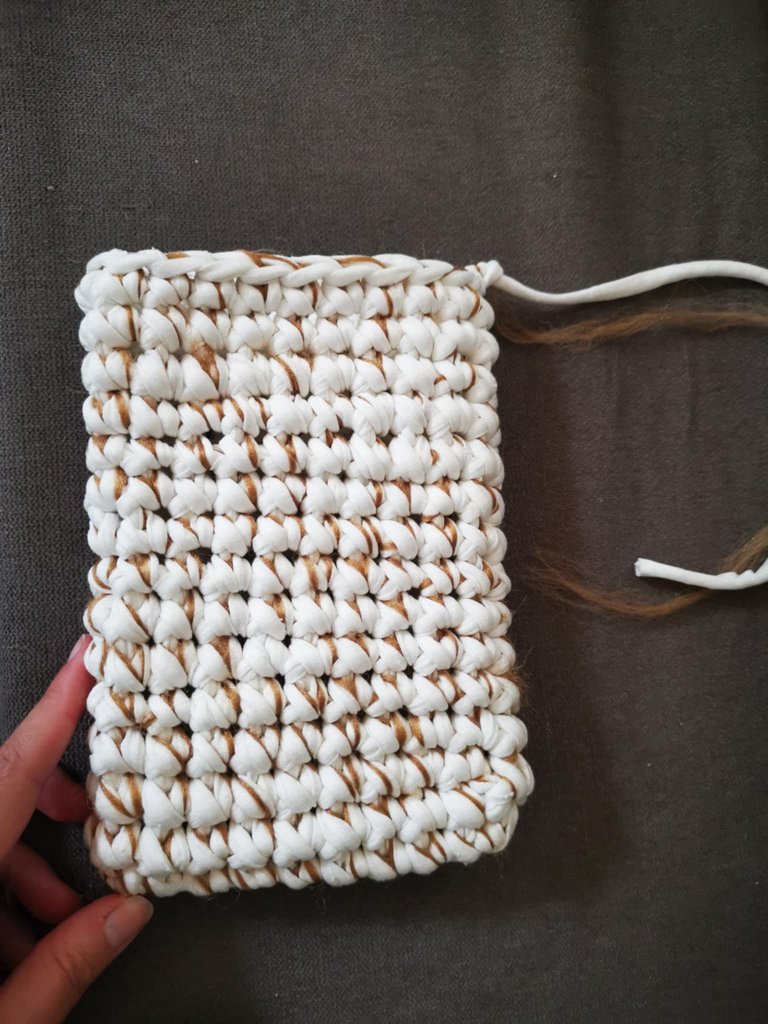 15-pochette livre fil tee-shirt.jpg