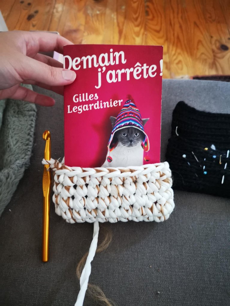 10-pochette livre fil tee-shirt.jpg