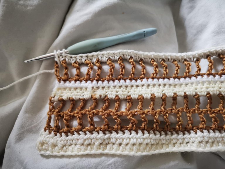 24-top au crochet.jpg