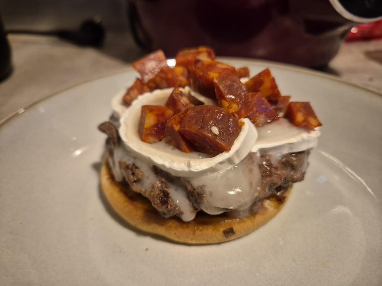 34-burger chèvre-chorizo.jpg