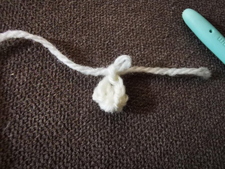 19-porte-clés fleur crochet.jpg