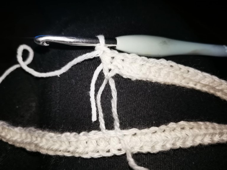 6-top au crochet.jpg