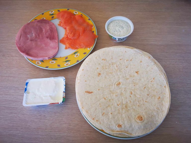 1 - ingrédients pour roulés tortillas.jpg