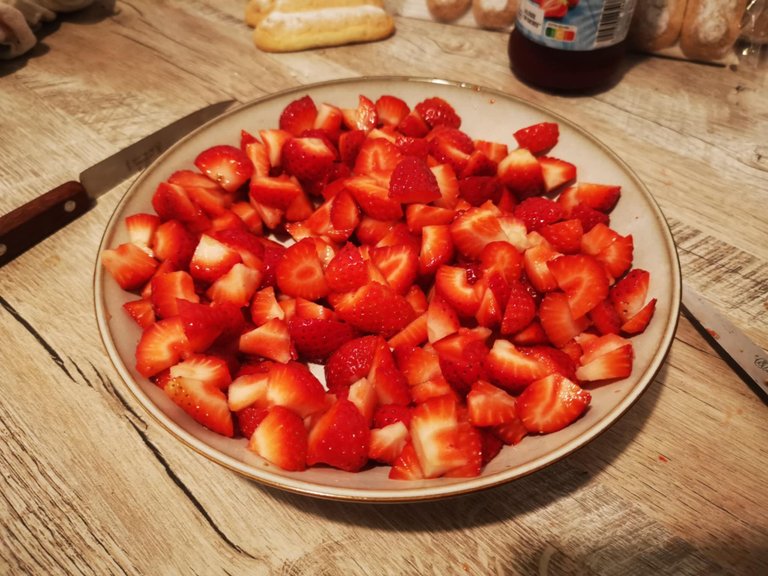 4-charlotte aux fraises.jpg