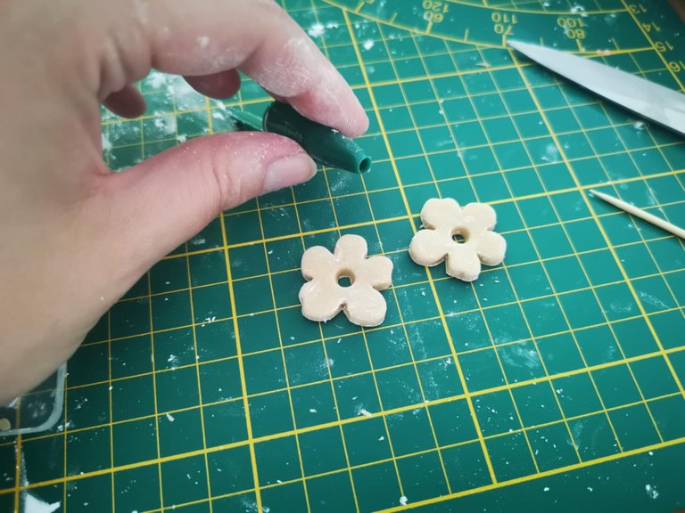10-boucles argile polymère.jpg