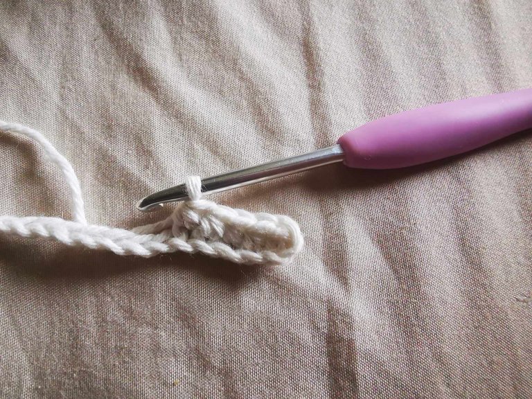 début rang half double crochet.jpg