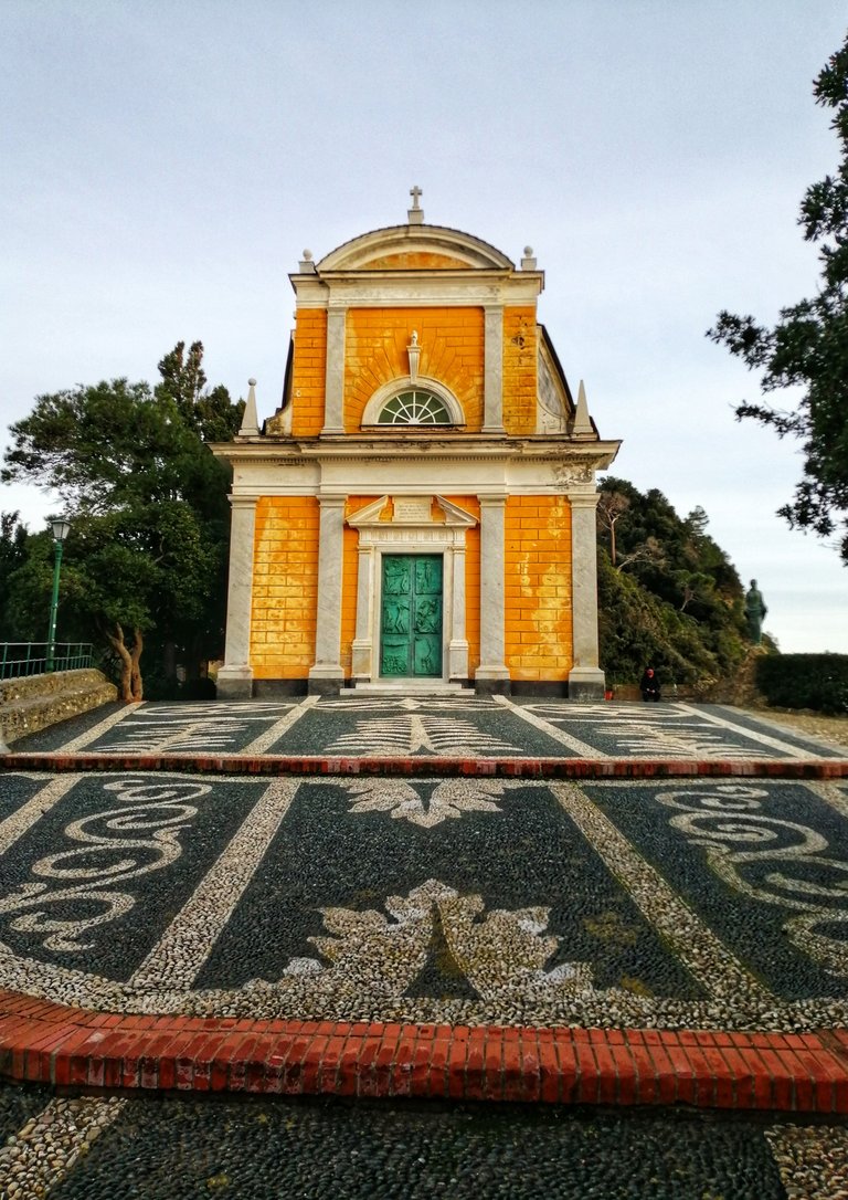 Church of San Giorgio and churchyard