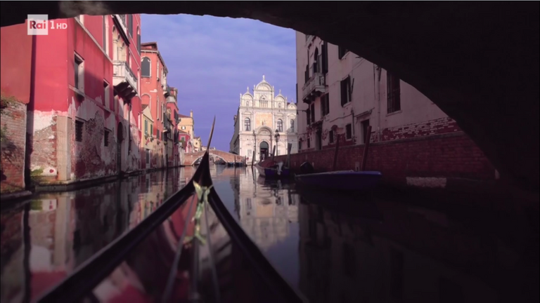 Navigazione in Gondola per Venezia