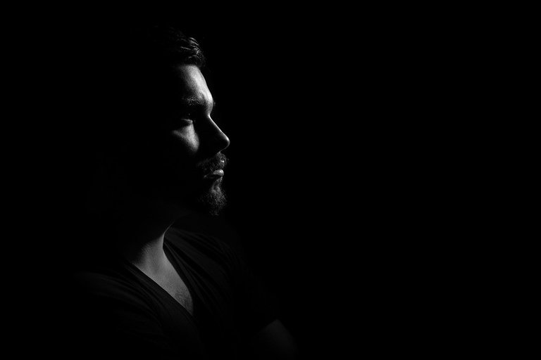 man-gb569e9369_1280.jpg