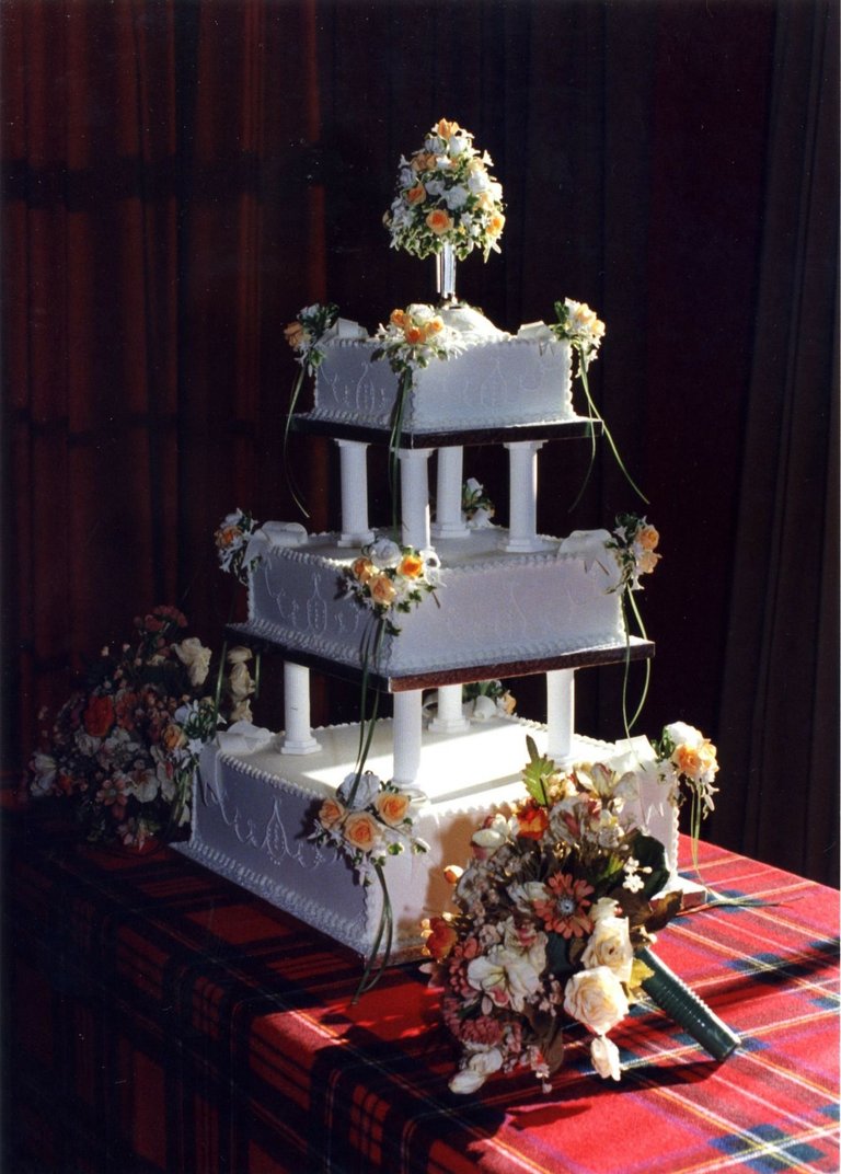 Square Wedding Cake.jpg