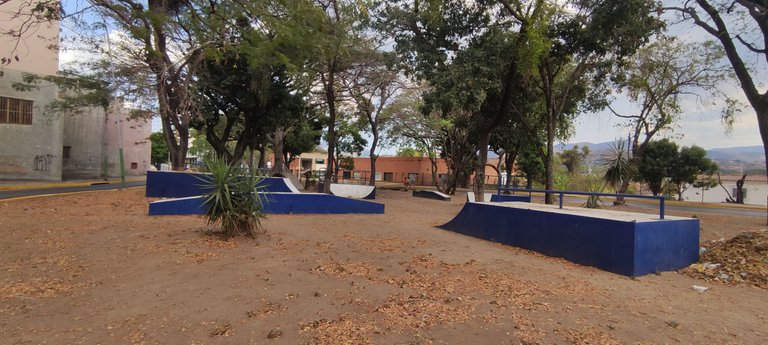 Park de bicicletas vía Plaza Las Madres