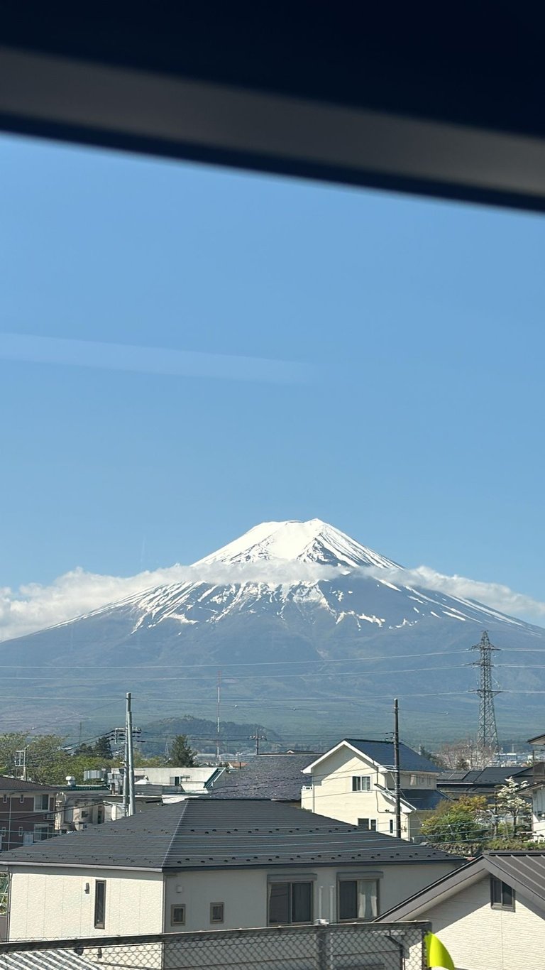 Mount Fuji looking beautiful in the morning.