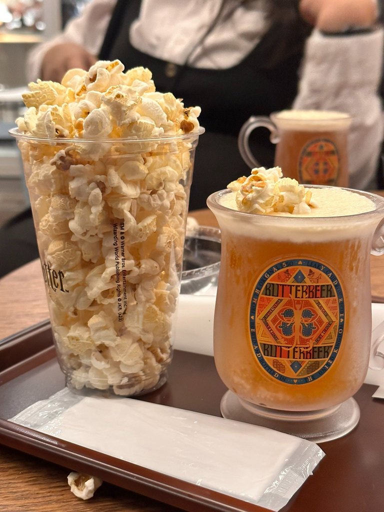 Few popcorns fell into my butterbeer. It was good though!