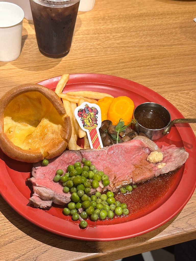 Gryffindor Plate - Roast Beef (3,200yen - the most expensive)