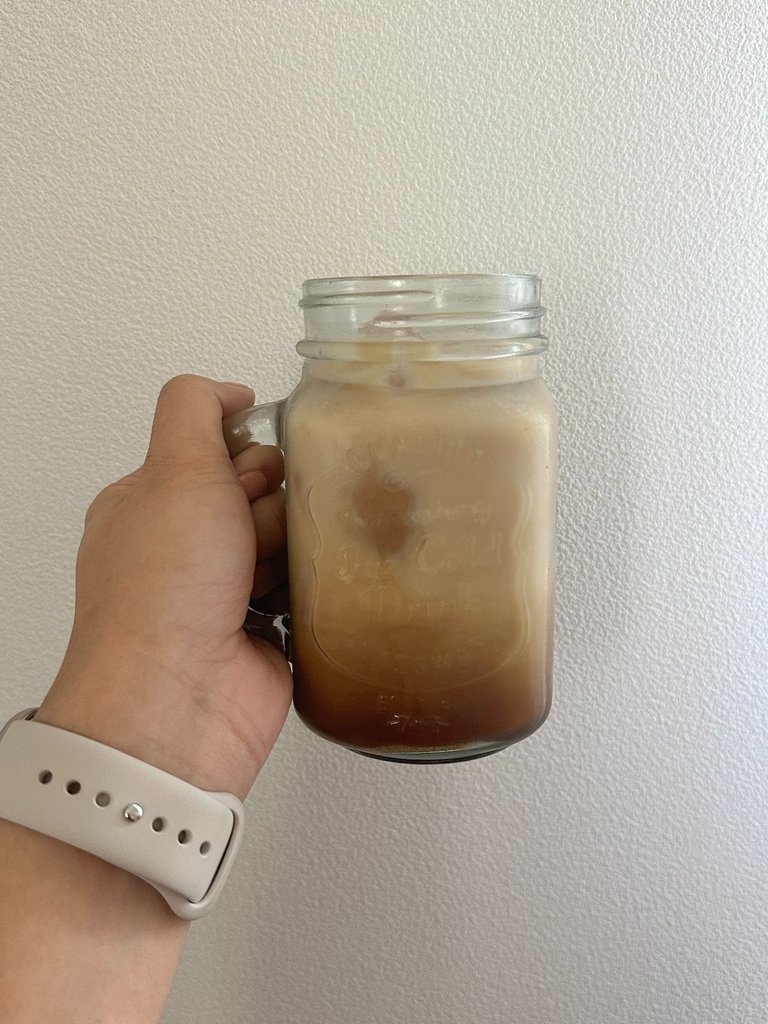 Another regular iced latte