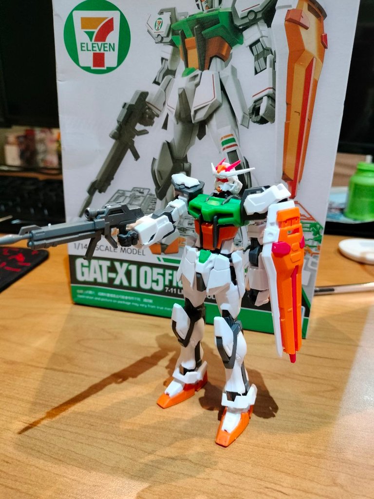 7-11 Gundam (4).jpg