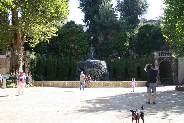 01 Fontana dell'Ovato.JPG