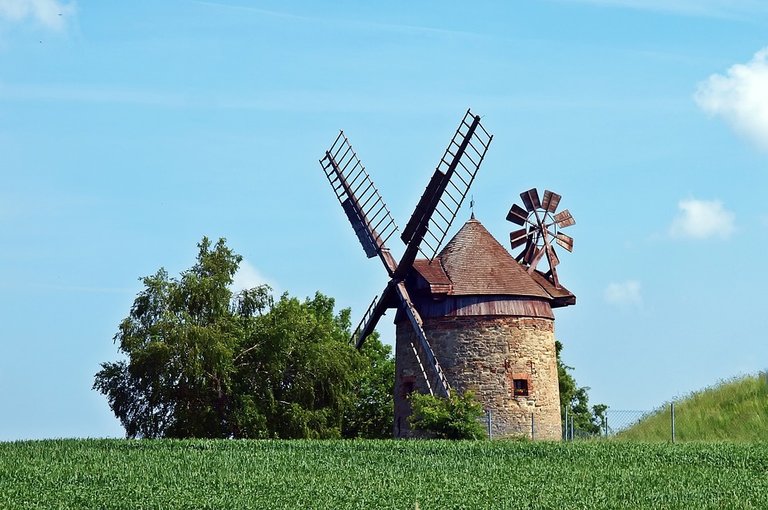 tower-windmill-1372836_960_720.jpg