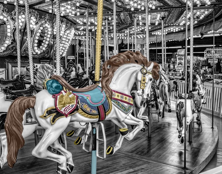 carousel-168125_1280.jpg