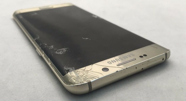 Broken Phone.jpg
